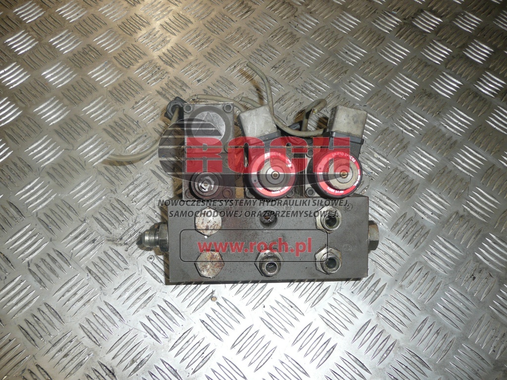 Hydraulic valve FLUID POWER 15B00A 28C00 - 3 SEKCYJNY + DHI-0610 23 31165 + HM-011/350/40 + SP-C0U-24DC/80: picture 2