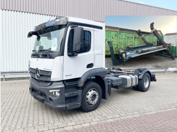 Skip loader truck MERCEDES-BENZ Actros 1840