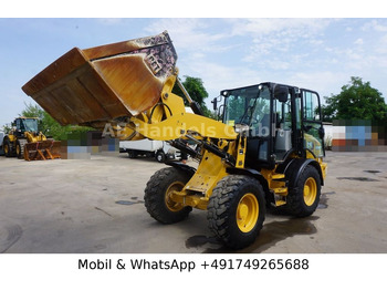 Wheel loader CATERPILLAR 908M