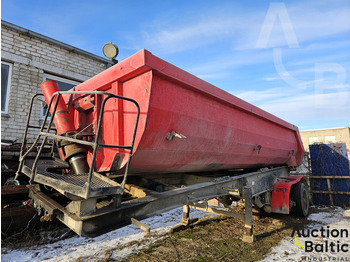 Curtainsider semi-trailer