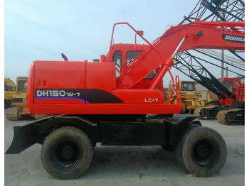 Wheel excavator DOOSAN