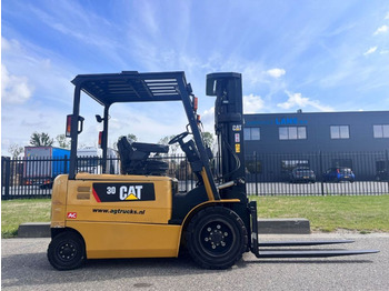 Electric forklift CATERPILLAR EP