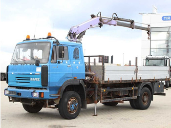 Crane truck