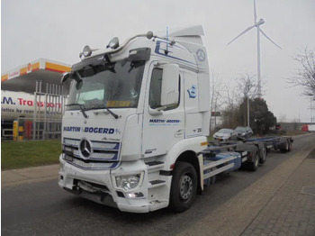 Container transporter/ Swap body truck MERCEDES-BENZ Actros 2543