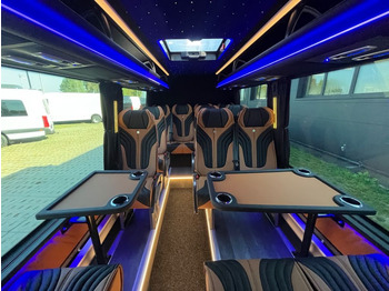 Coach MERCEDES-BENZ Sprinter 519