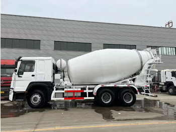 Concrete mixer truck SINOTRUK HOWO