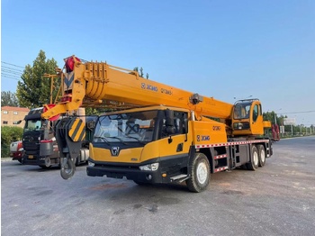 Mobile crane XCMG