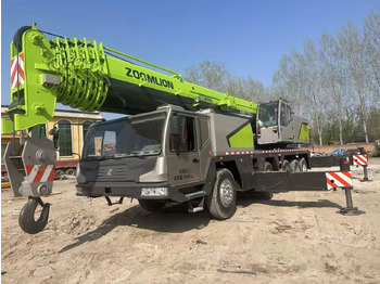 Mobile crane ZOOMLION