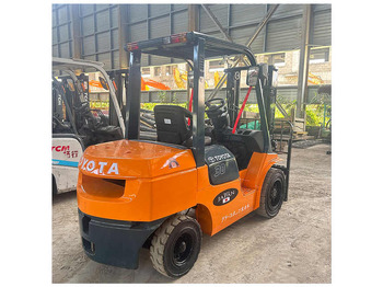 Diesel forklift TOYOTA