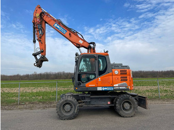 Wheel excavator DOOSAN DX165W