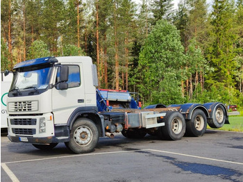 Cab chassis truck VOLVO FM13