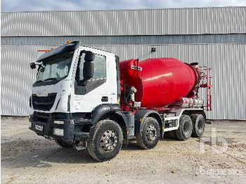 Concrete mixer truck IVECO Trakker