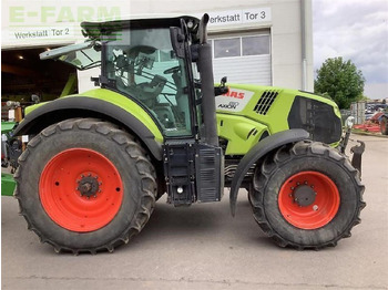 Farm tractor CLAAS Axion 810