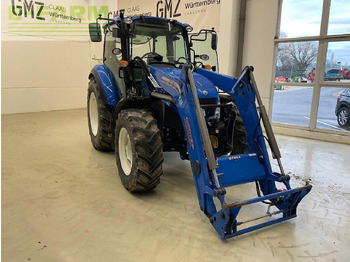 Farm tractor NEW HOLLAND T4