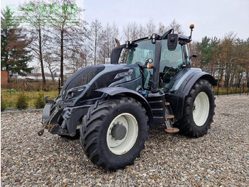 Farm tractor VALTRA T154