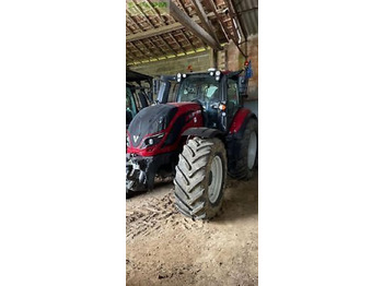 Farm tractor VALTRA T174