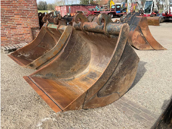 Excavator bucket