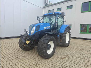 Farm tractor NEW HOLLAND T7.200