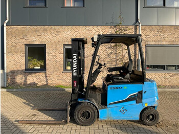 Electric forklift HYUNDAI