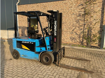 Electric forklift HYUNDAI