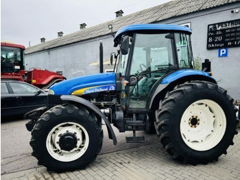 Farm tractor NEW HOLLAND TD5