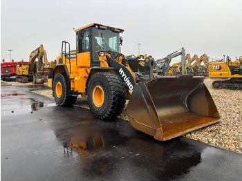 Wheel loader HYUNDAI