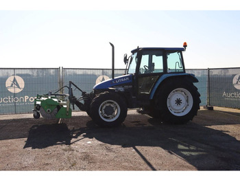 Farm tractor NEW HOLLAND