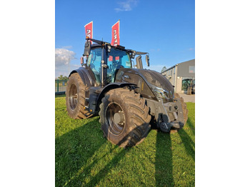 Farm tractor VALTRA