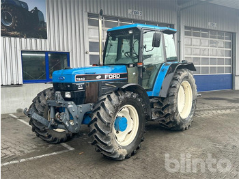 Farm tractor NEW HOLLAND