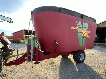 Forage mixer wagon STRAUTMANN