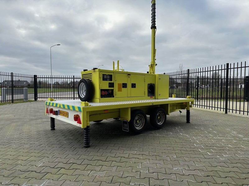 Generator set Atlas-Copco Unique generator with light pole on trailer!: picture 8