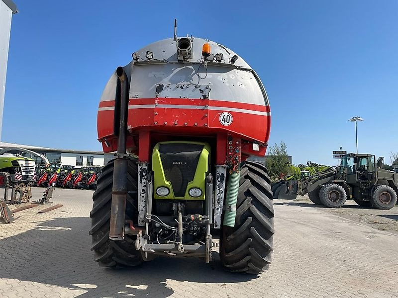 Farm tractor CLAAS XERION 3800 Trac VC: picture 10