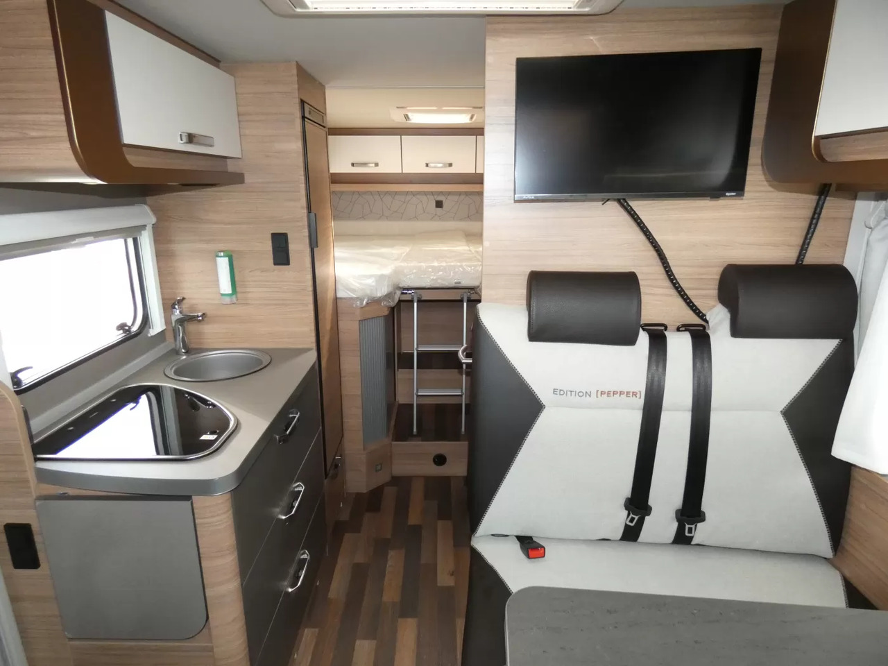 New Semi-integrated motorhome Weinsberg CaraCompact 640 MEG EDITION [PEPPER] *8106: picture 7