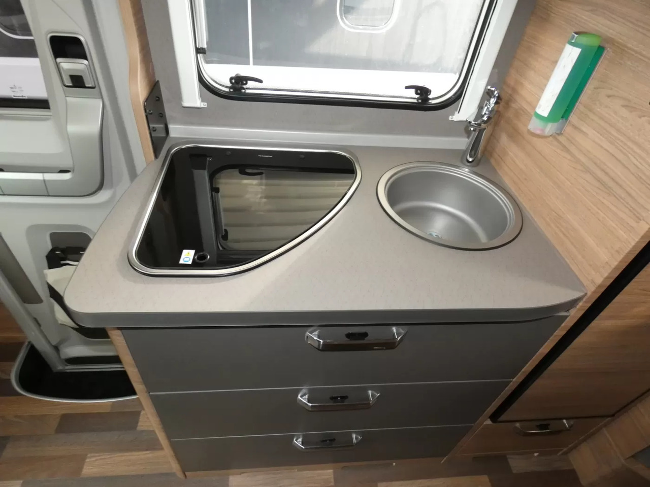 New Semi-integrated motorhome Weinsberg CaraCompact 640 MEG EDITION [PEPPER] *8106: picture 9