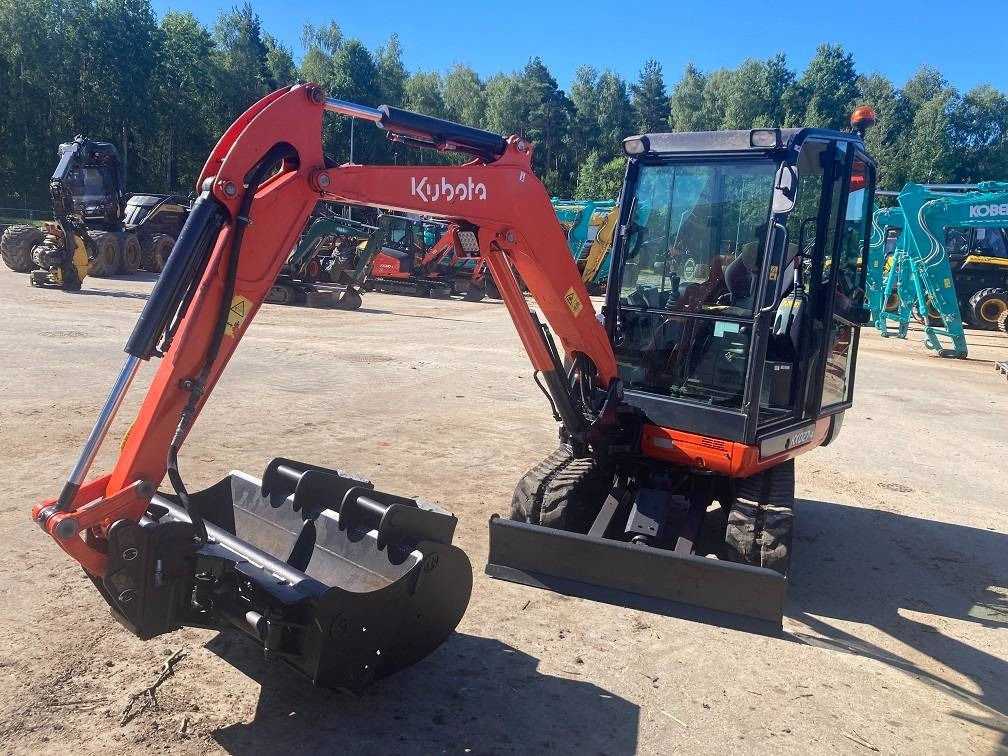 Mini excavator Kubota KX027-4: picture 6