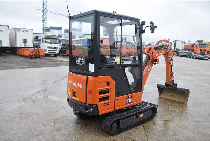 Mini excavator Hitachi ZX19.6 CR: picture 6