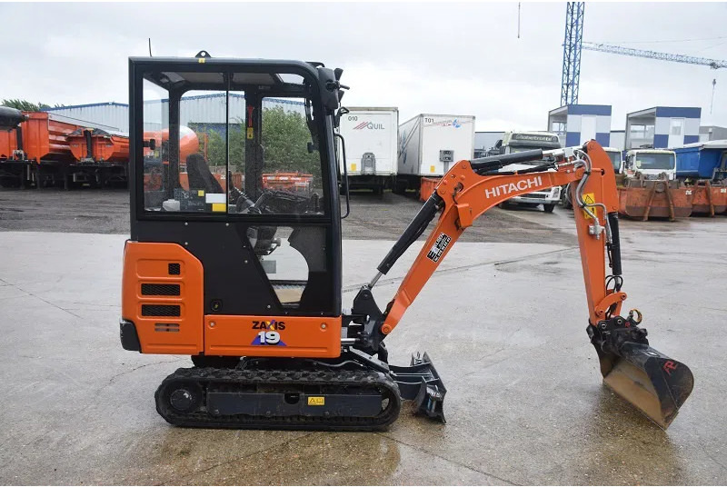 Mini excavator Hitachi ZX19.6 CR: picture 8