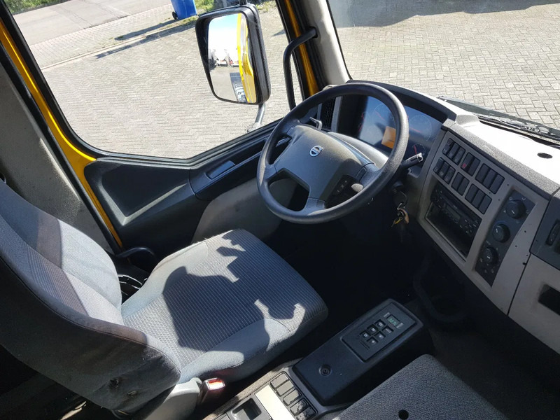 Cab chassis truck Volvo FE 320 6x2 Euro 5 290.000 km Retarder TÜV: picture 10