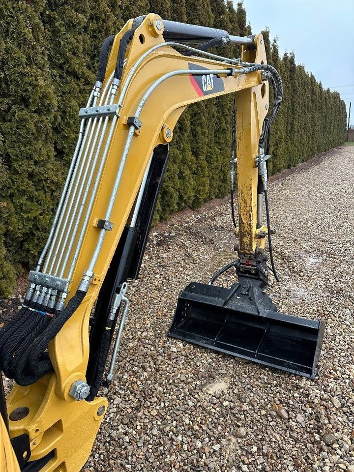 Mini excavator CAT 302.7 D CR: picture 16