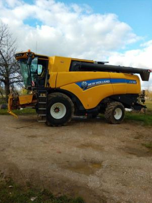 Combine harvester New Holland CX 780: picture 7