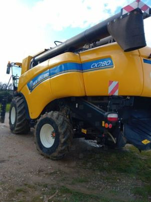 Combine harvester New Holland CX 780: picture 6