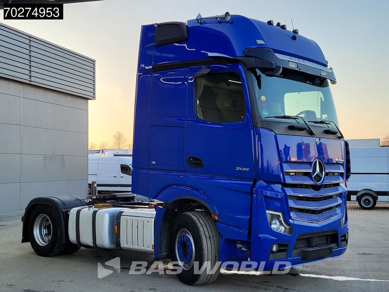 Tractor unit Mercedes-Benz Actros 2145 4X2 GigaSpace 2x Tanks MirrorCam Navi: picture 14