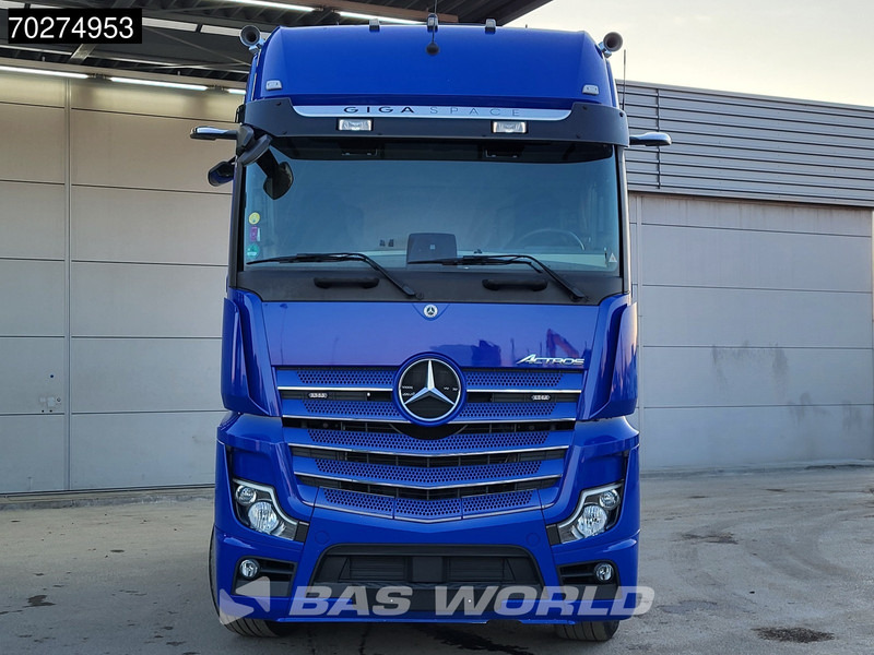 Tractor unit Mercedes-Benz Actros 2145 4X2 GigaSpace 2x Tanks MirrorCam Navi: picture 15