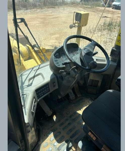 Wheel loader Komatsu WA470-3A: picture 23