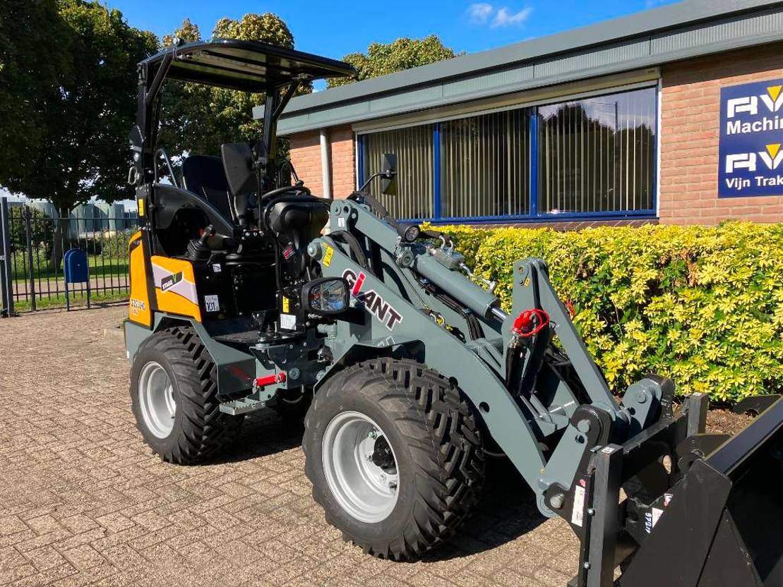 New Wheel loader Giant G 2200 X-tra HD +: picture 12