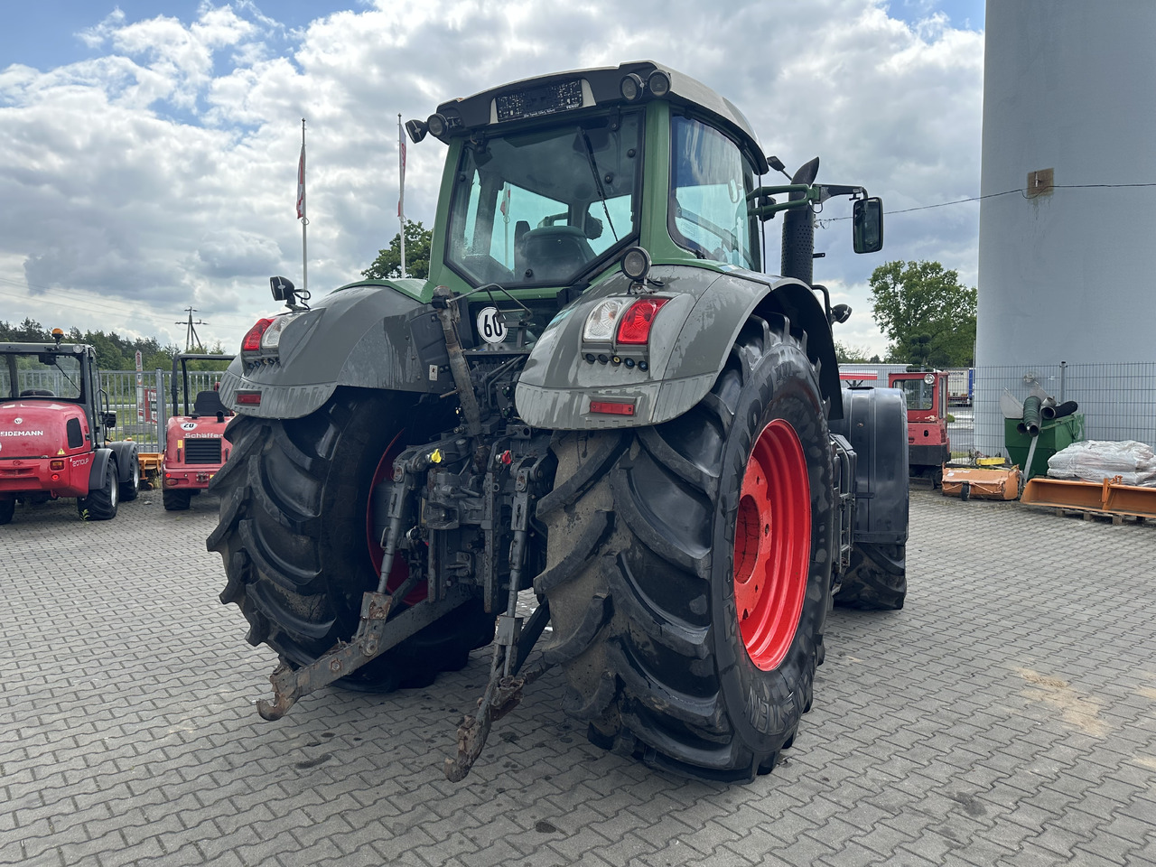 Farm tractor Fendt 927 VARIO PROFI: picture 6