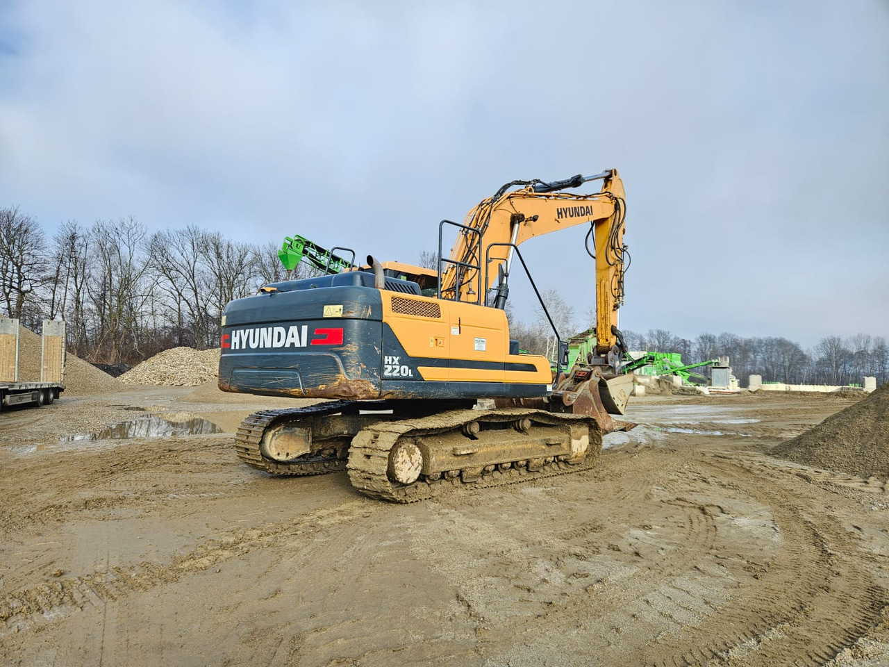 Crawler excavator HYUNDAI HX 220 L: picture 7