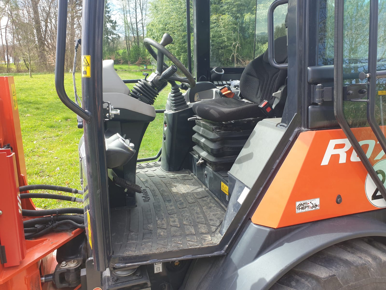 Wheel loader KUBOTA R 070: picture 18