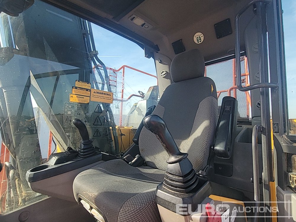 Crawler excavator 2018 Volvo EC140EL: picture 35