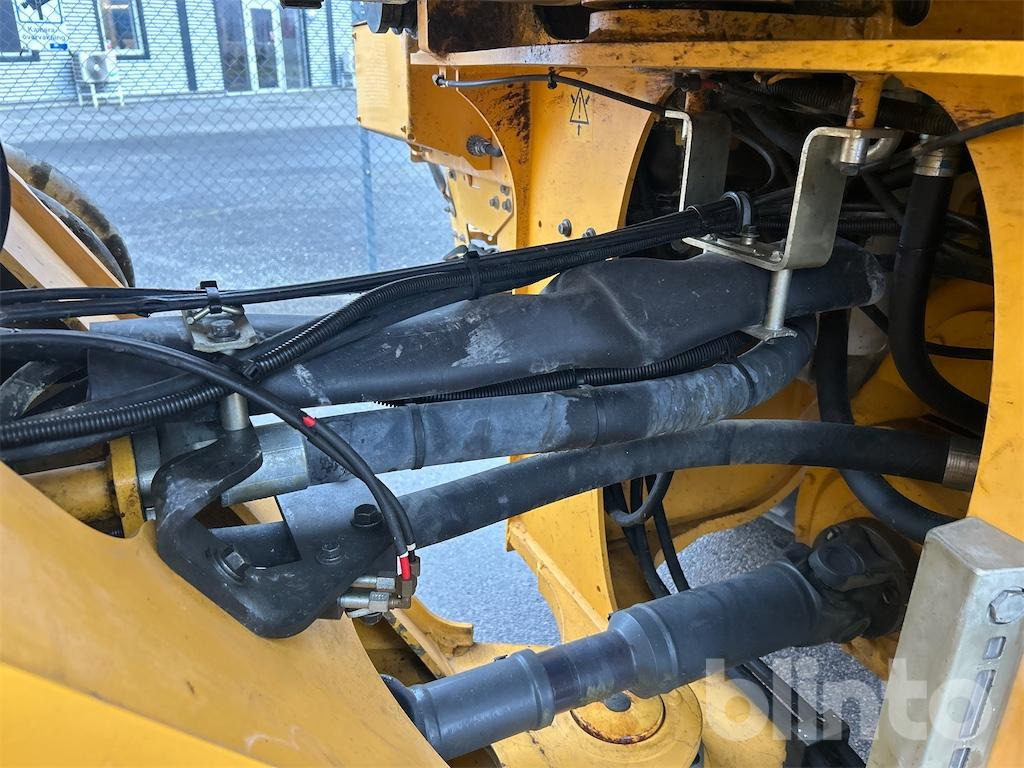 Wheel loader VOLVO L110H: picture 17